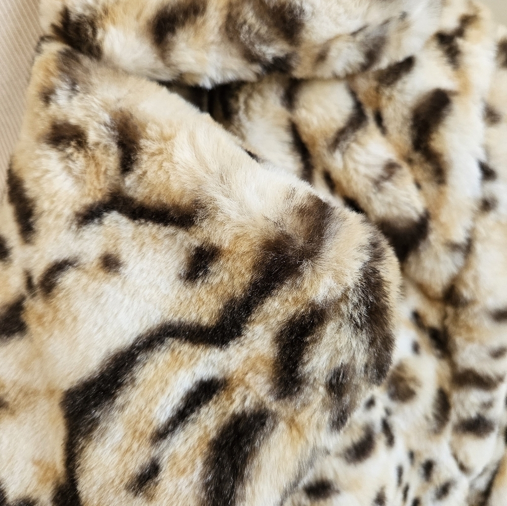 Cheetah open front cardigan coat size med. - Picture 16 of 16